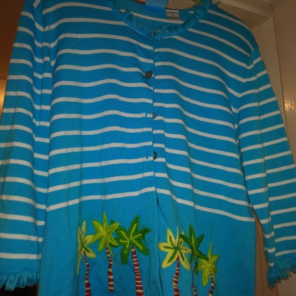 Sweater - Picture 4 of 4